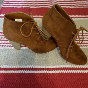 Pierre Dumas tan suede heeled booties
